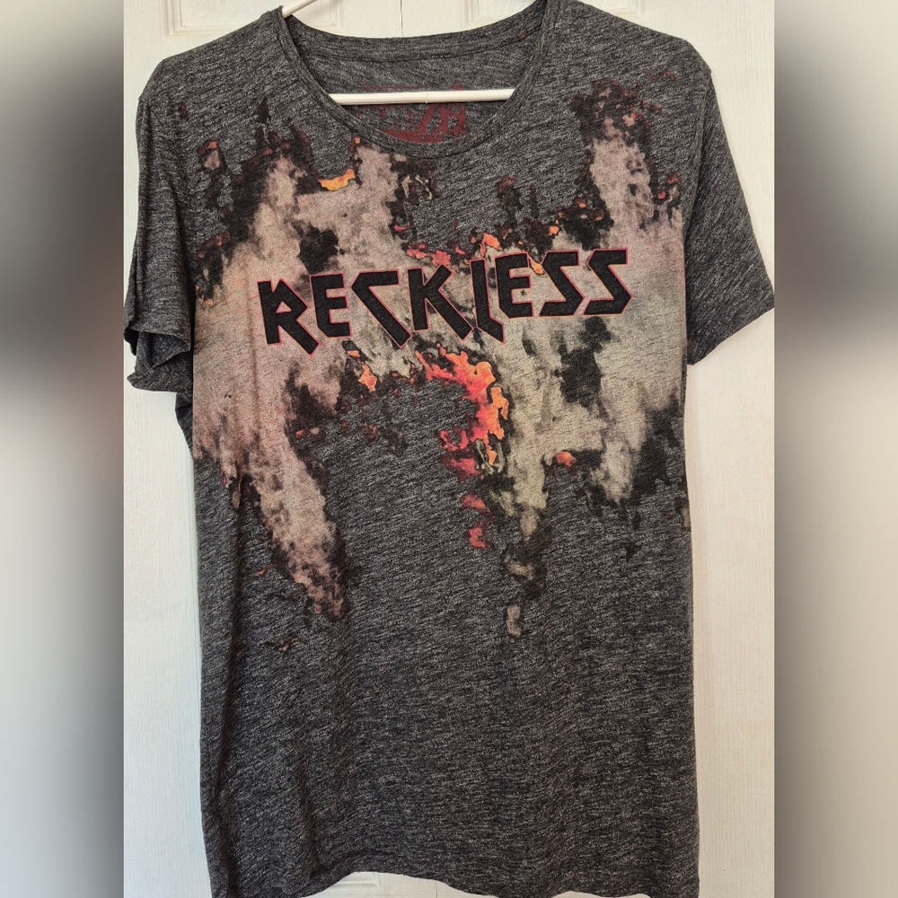 🏷Mens Reckless Flame Design T Shirt Size Large